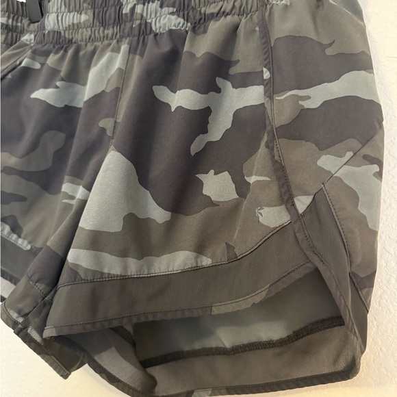 Athleta Printed Mesh Racer Run Short 4” - Picture 2 of 8